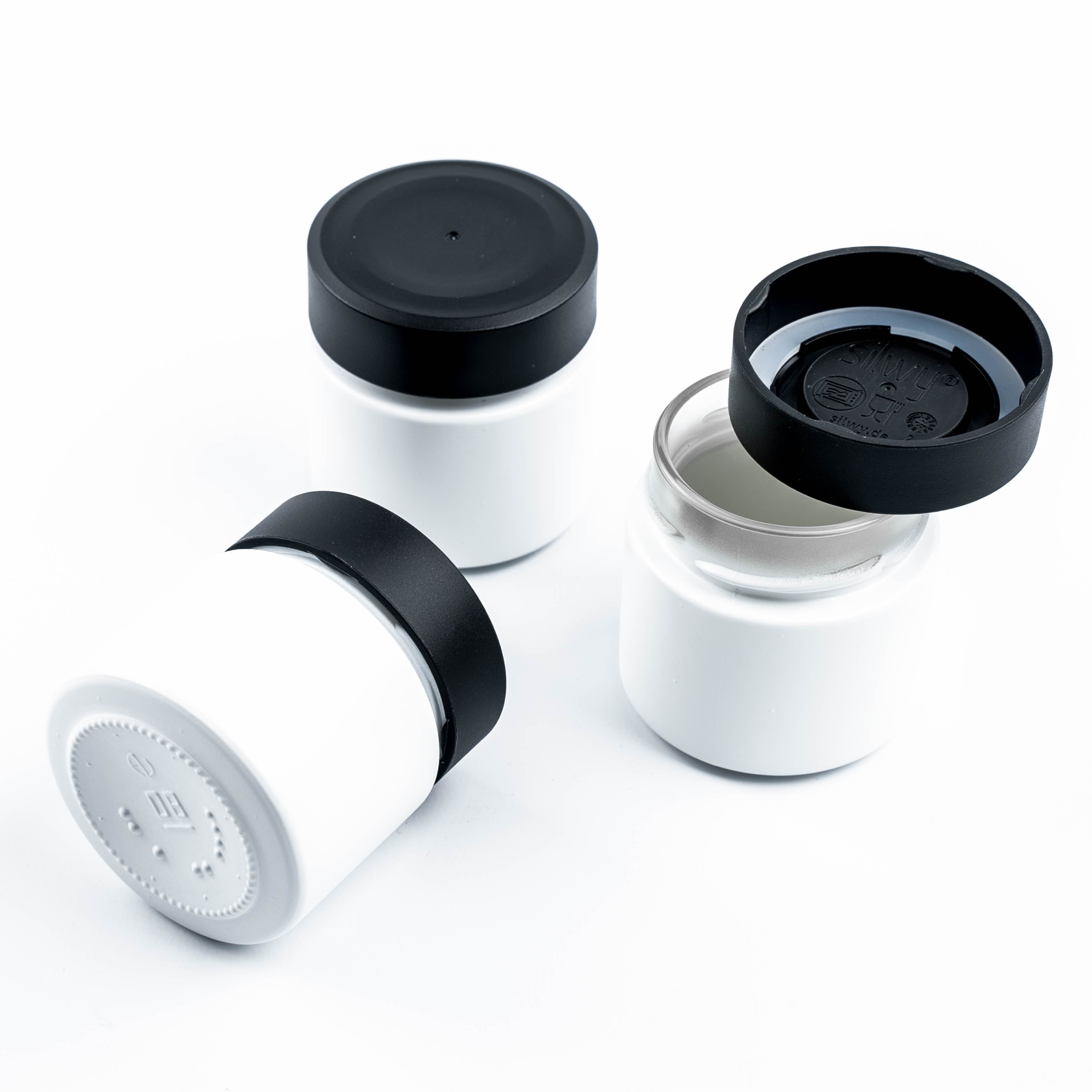 Free-standing Magnetic deli jars with a view of the integrated magnets in the jar lid