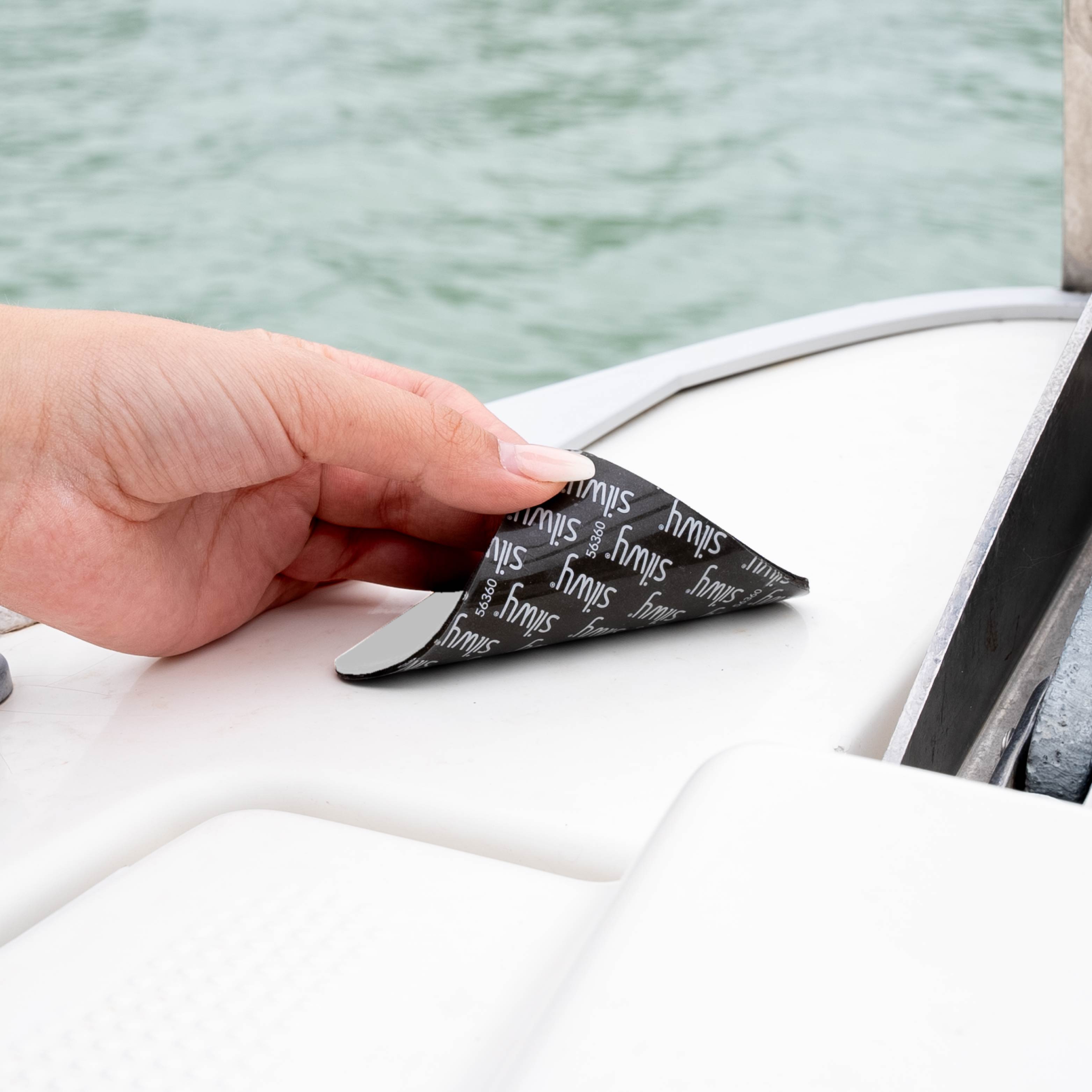 Removal of square metal nano-gel pad white on boat 
