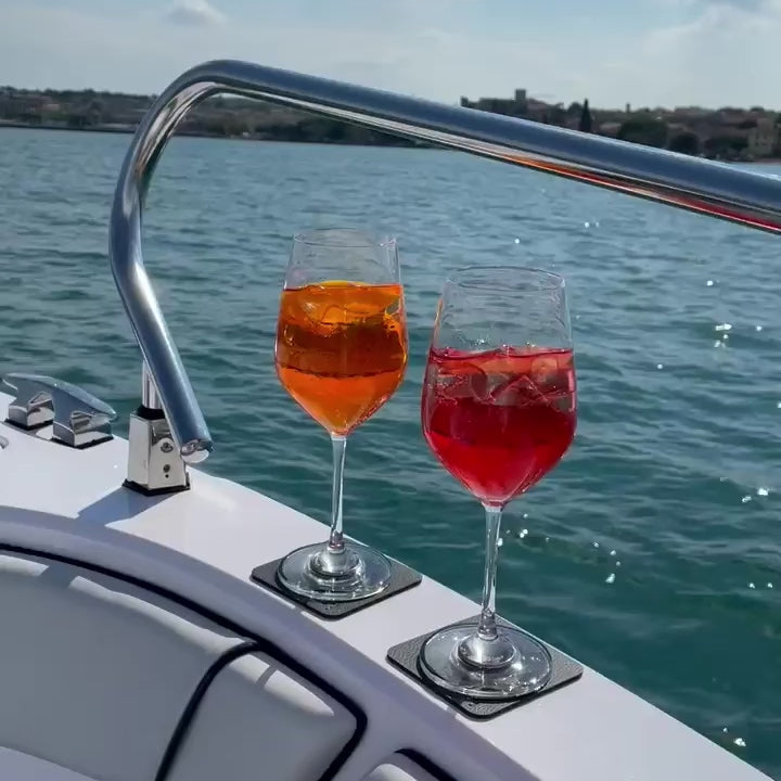 Copas de cristal vino incl. almohadillas en barco