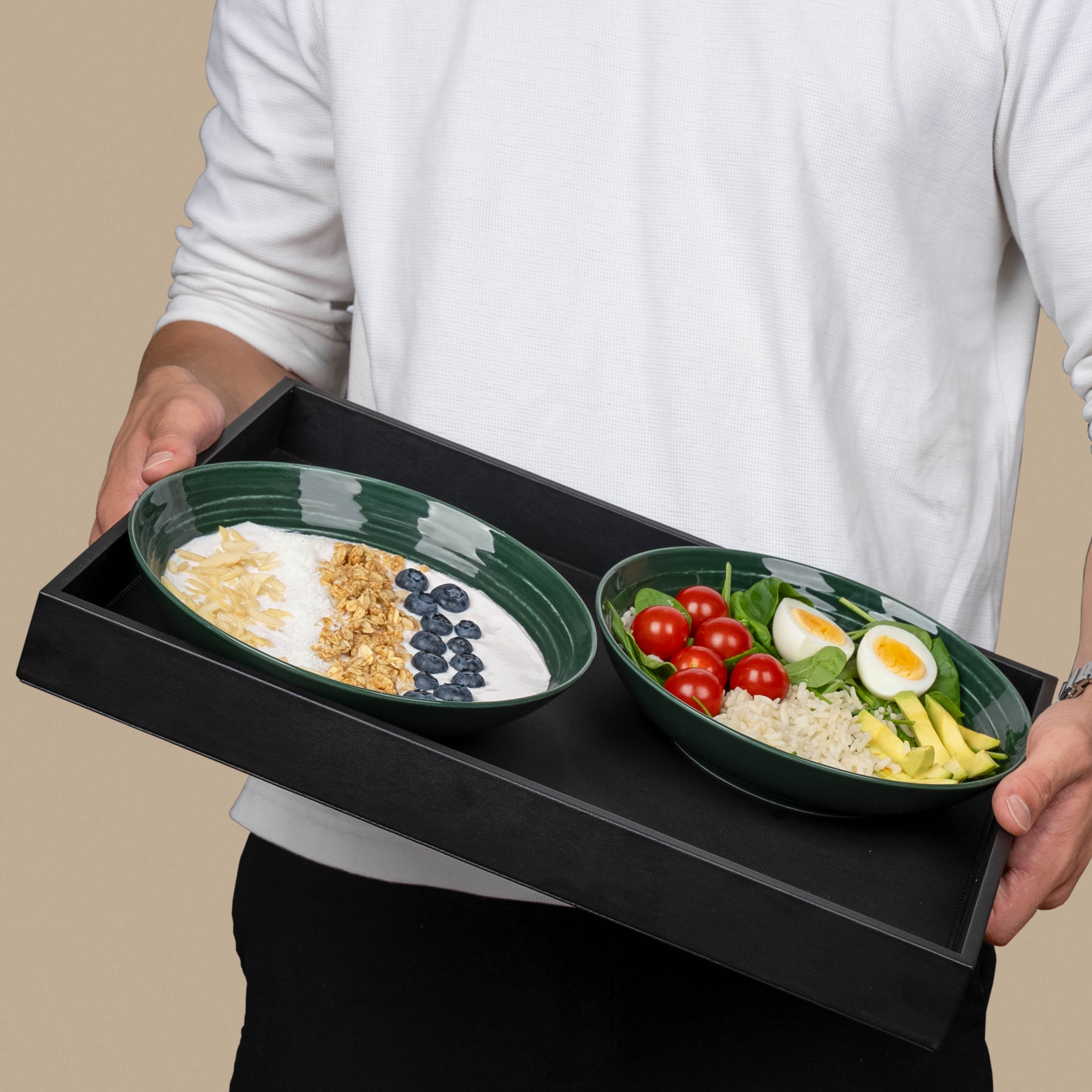 les bols magnétiques sont maintenus en place par un plateau métallique, même en position inclinée
