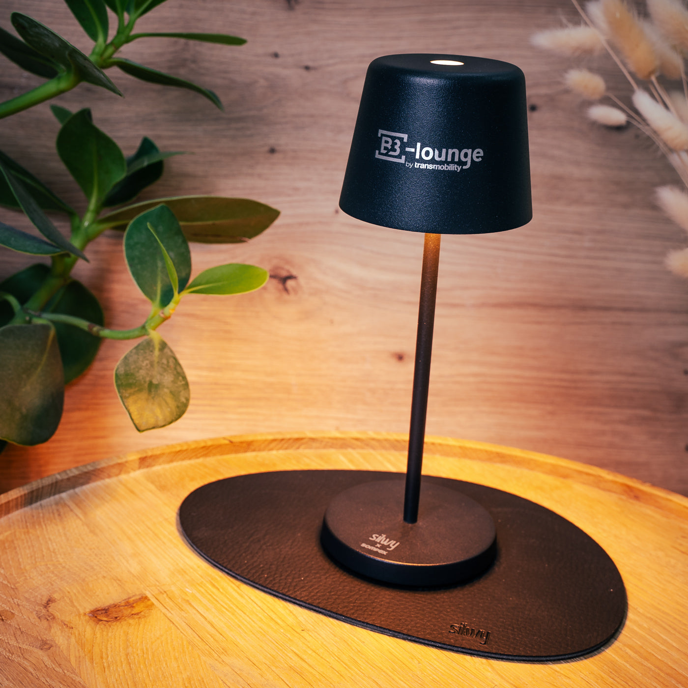 Lampe magnétique sur set de table avec gravure 