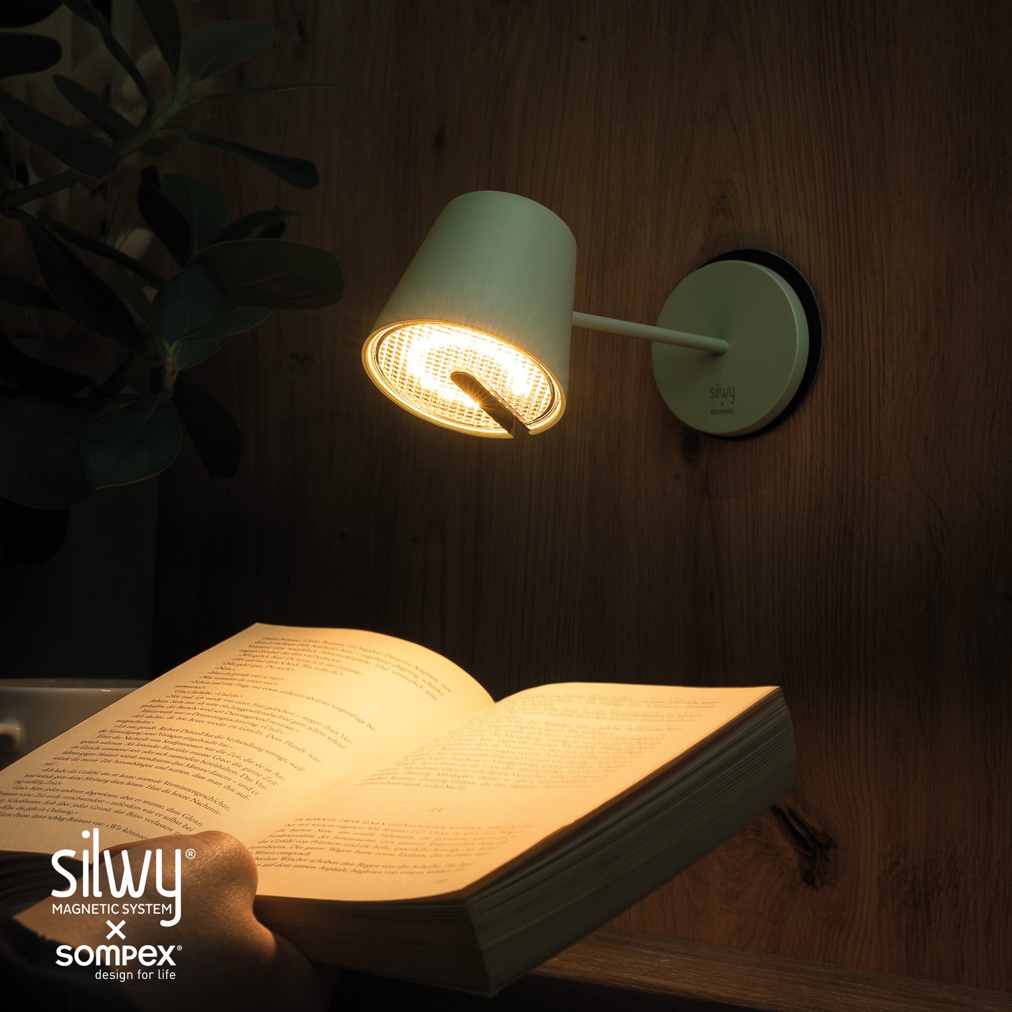 Lampe de table et murale verte sompex fixée avec un pad 3M