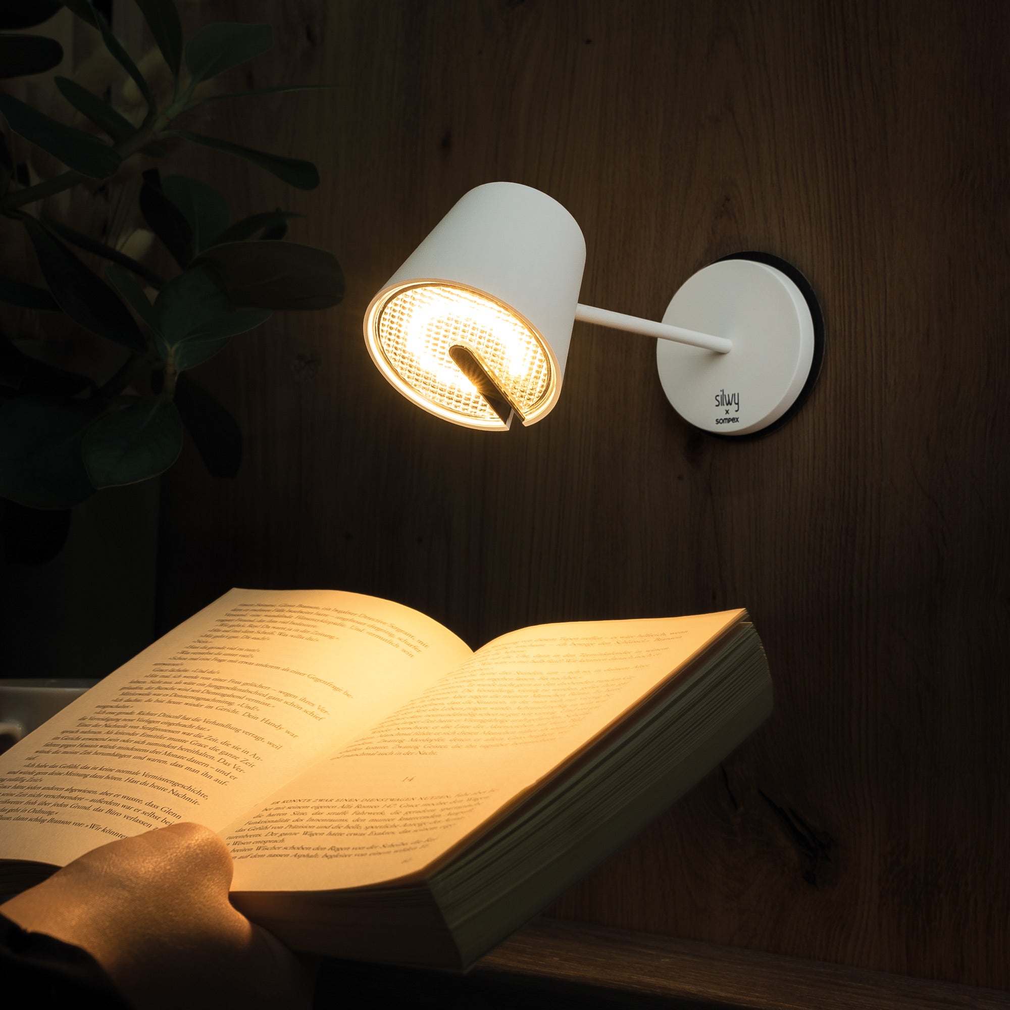 Luminaire fixé sur un pad 3M