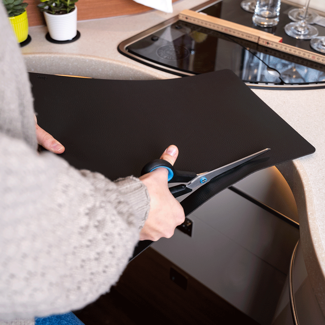 le tapis est déhoussable, lavable, découpable et réutilisable