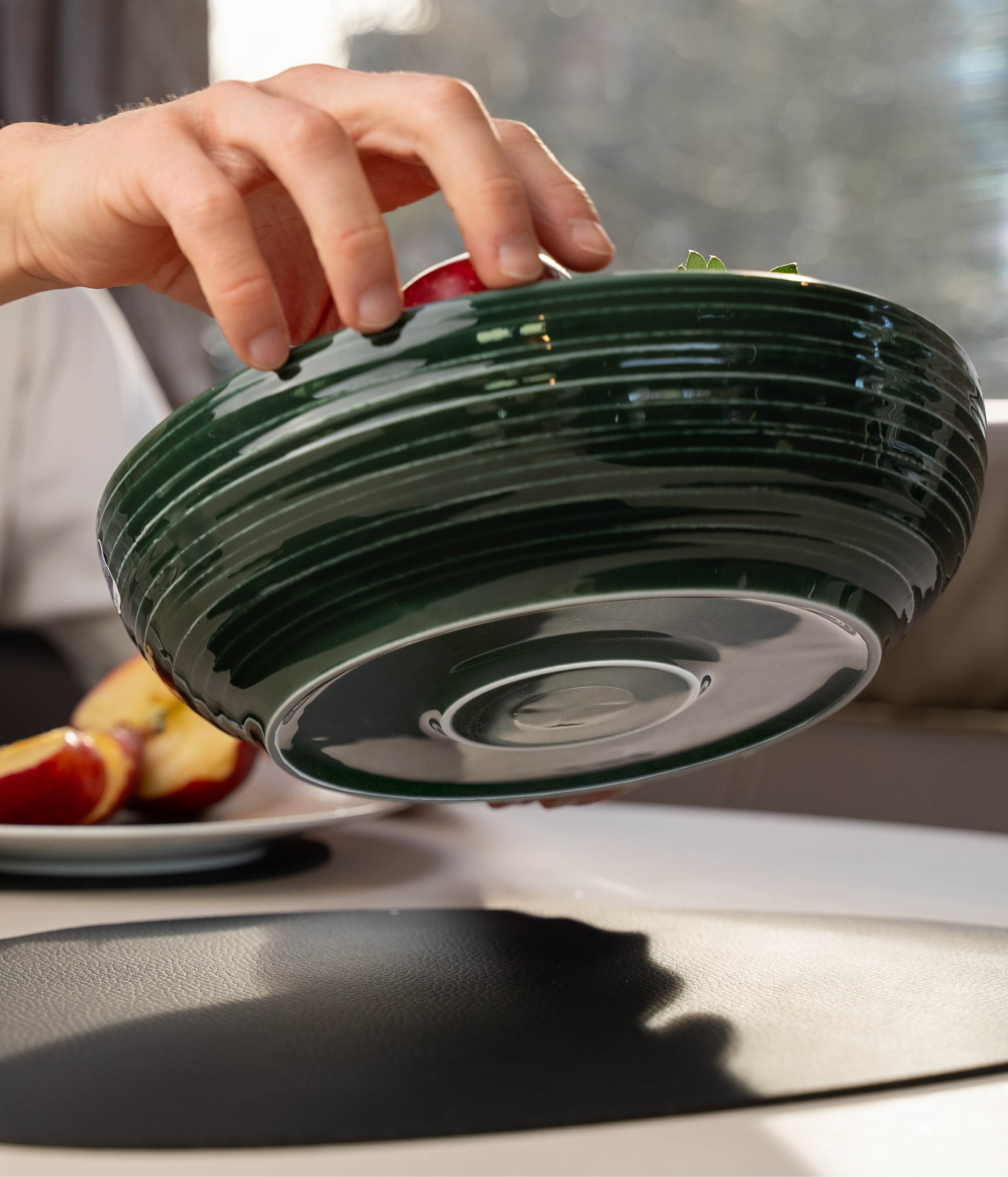 Bol en porcelaine avec aimant parfaitement scellé dans le fond