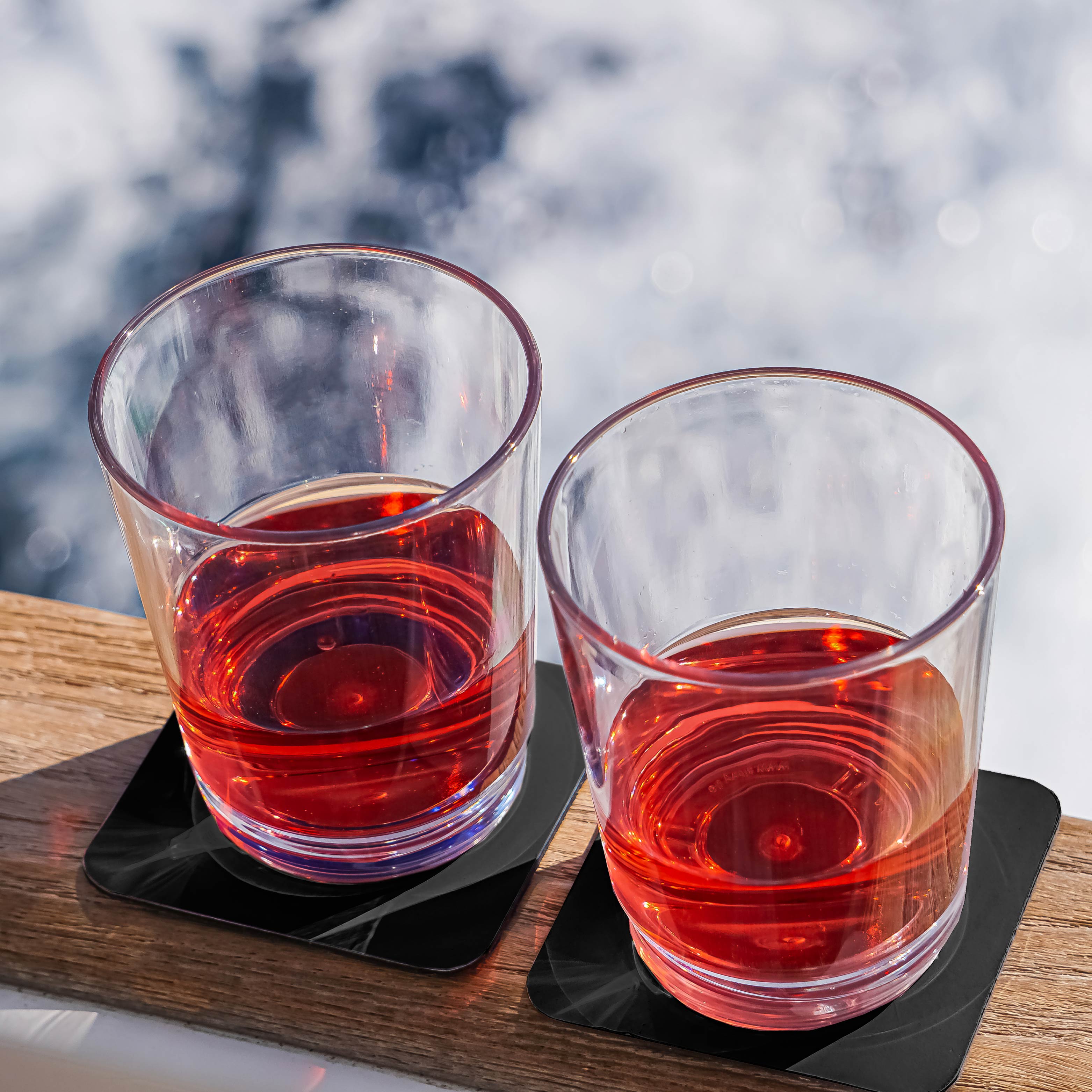 Verres Magnétiques remplis sur Nano-Gel Pads Métalliques fixées sur le bateau 