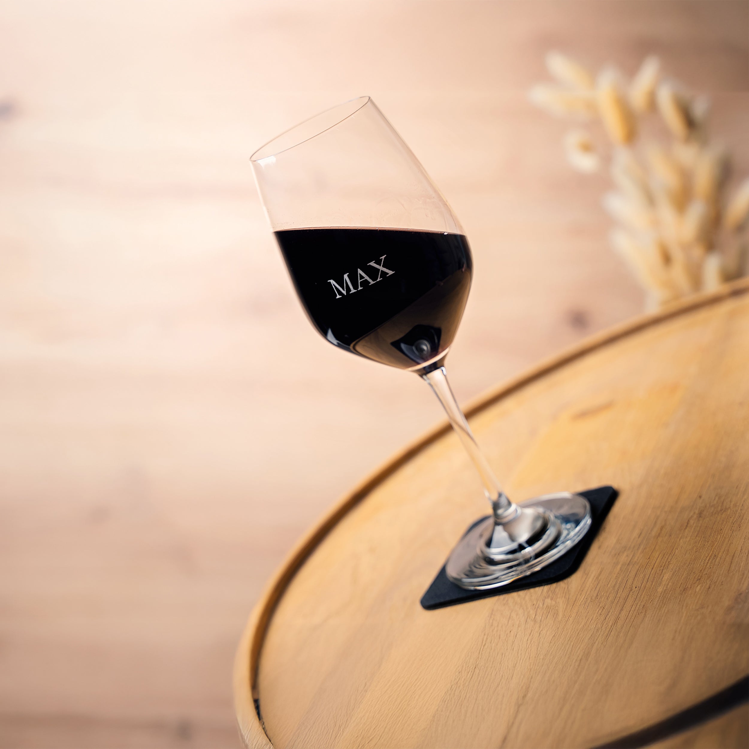 Bicchiere magnetico in cristallo per vino su cuscinetto con incisione Max