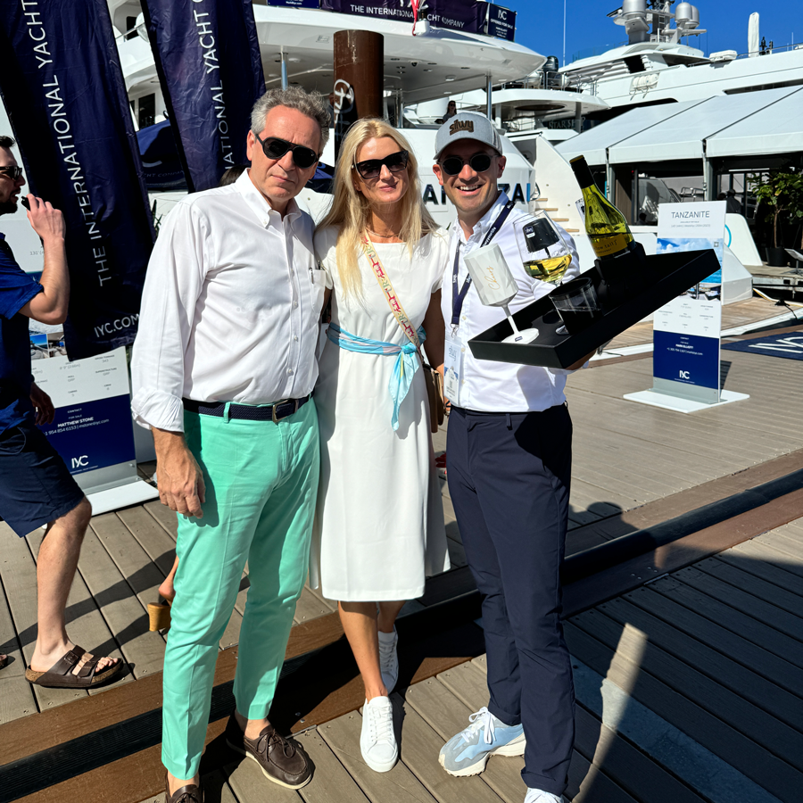 Foto del CEO Christoph Fritz e di importanti partner alla fiera negli USA