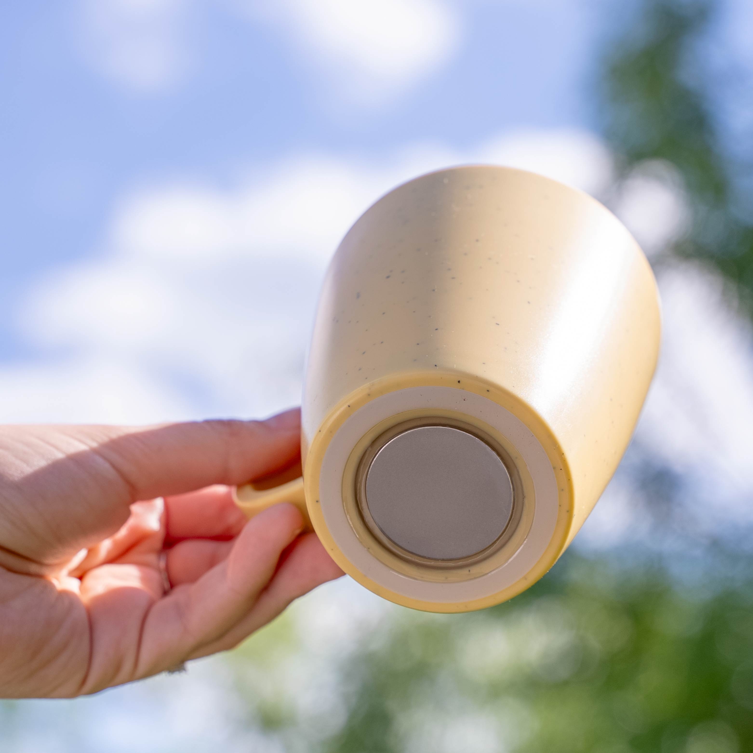 Bicchieri di plastica magnetici yellow dal basso